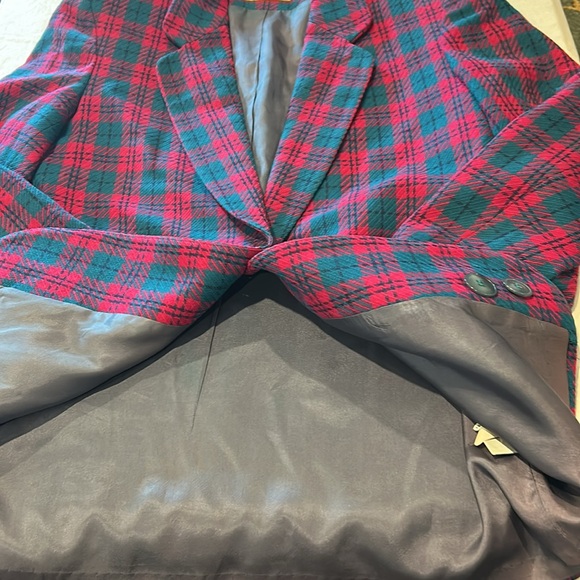 Pendleton wool Jacket Size Medium by Measurement gently worn, red and green - Picture 6 of 9